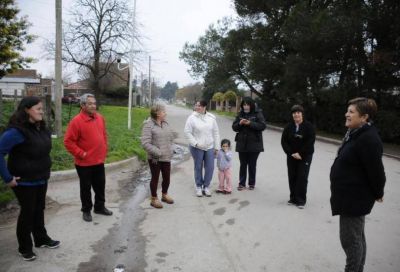 Vecinos del barrio San Juan reclaman por la obra de cloacas porque no pueden �vivir m�s as�