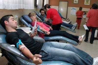 Escuela de Educaci�n Media N�204 y Hemoterapia de Bol�var: Intensa campa�a de Donaci�n de Sangre
