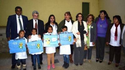 Guti�rrez realiz� entregas y recorri� la Epet N� 2
