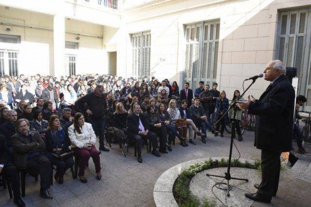 La provincia adelanta la entrega de becas terciarias y universitarias
