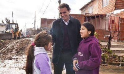 Katopodis recorri� nuevas obras de pavimentaci�n en La Carcova