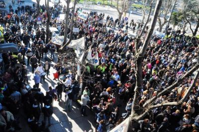 Tarifas: protesta, gesti�n y pol�tica