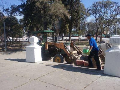 Remodelan la plaza central de la ciudad de G�emes