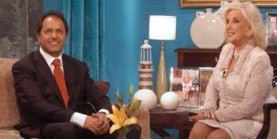 Scioli llam� a Mirtha para defenderse: �Lo de los 20 mil millones es una f�bula�