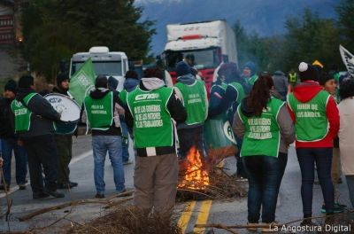 Gremios y gobierno retoman este lunes la negociaci�n por salarios