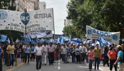 Los empleados estatales exigen reapertura de paritarias