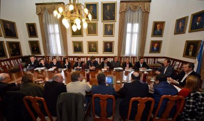 Bordet convoc� a su gabinete y pidi� un esfuerzo para controlar gastos 