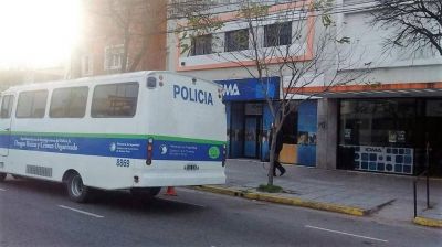 M�ltiples allanamientos en la ciudad por la denuncia de Carri� contra Scioli