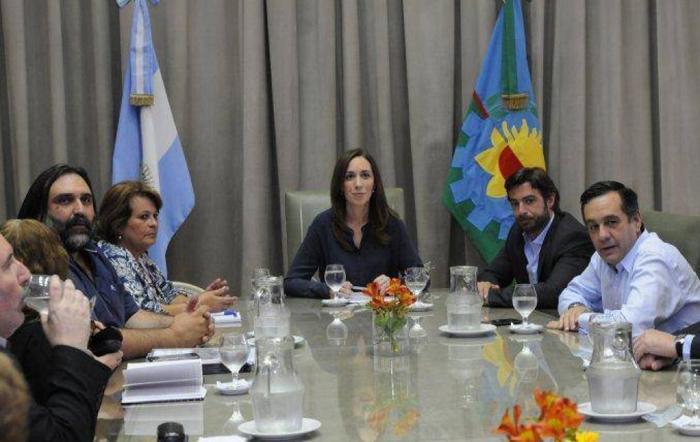 Docentes bonaerenses presionan a Vidal y le piden 50% de aumento  