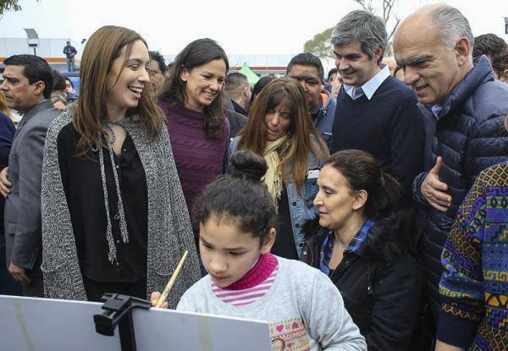 Grindetti junto a Michetti, Vidal, Pe�a y Stanley en Villa Jard�n