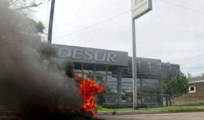 Aseguran que EDESUR boicotea el servicio el�ctrico para presionar por los aumentos de tarifas y extorsionar a intendentes de zona sur 
