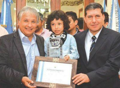 La Provincia reconoci� a Bautista, el ni�o que actu� en ShowMatch