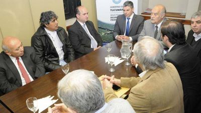Ministro tucumano culpa al macrismo por la grave crisis TEXTIL: 