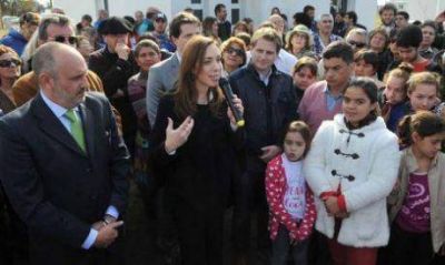 Duro Jorge Fern�ndez con la gesti�n de Mar�a Eugenia Vidal, que visit� Lincoln