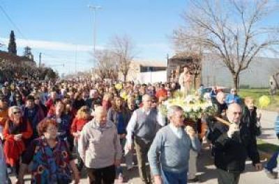 Una multitud particip� de la procesi�n por San Cayetano