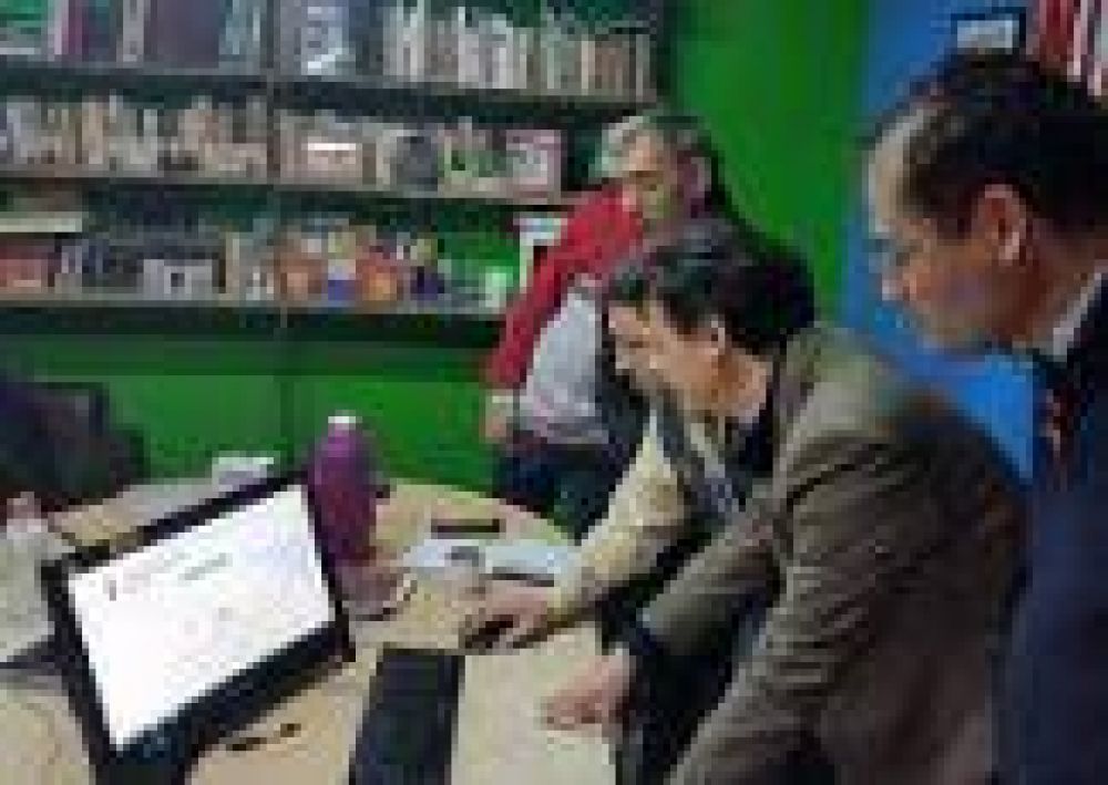 La Plata: El PJ presentó una web de reclamos para marcar de cerca a la gestión de Garro