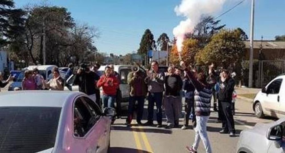 Bengalas, caravana y corte de ruta para pedir obras h�dricas