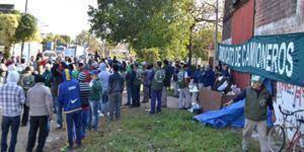 Distribuidora de bebidas en conflicto con el gremio de camioneros en Clorinda