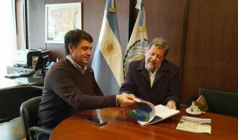 Elustondo junto a Salvador, Posse y Jorge Macri