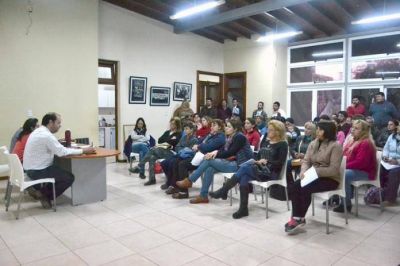 Agmer se reuni� en asamblea de cara al congreso provincial