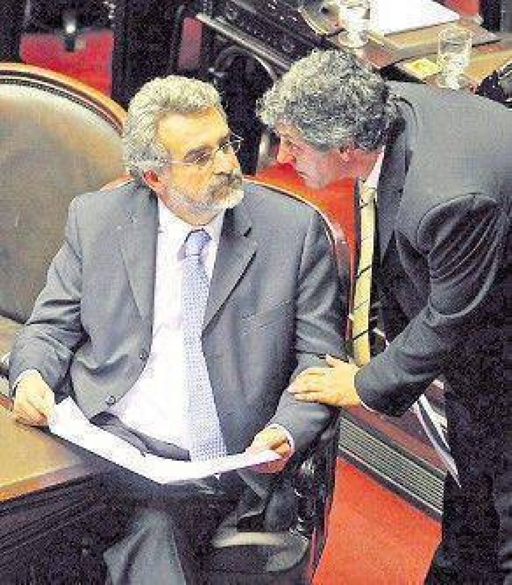 Medios: el oficialismo busca votos