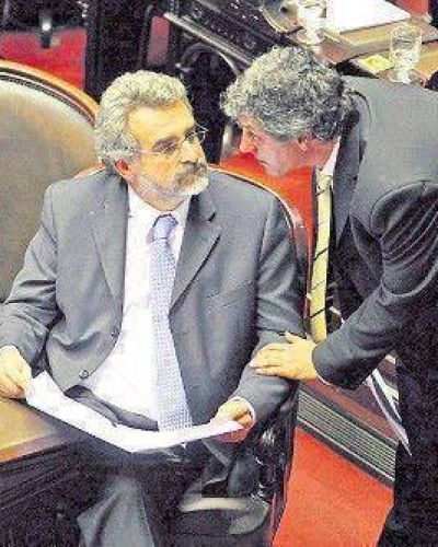 Medios: el oficialismo busca votos