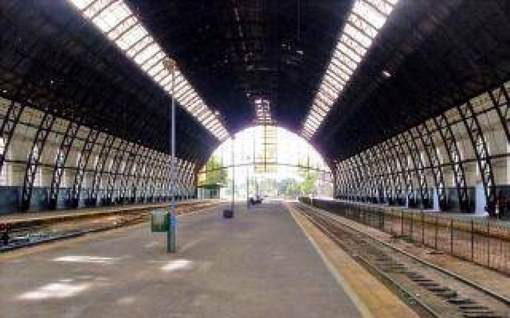 Comienzan los trabajos de remodelaci�n en la estaci�n de trenes en La Plata