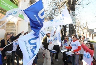 Sin propuesta salarial, los docentes analizan parar el pr�ximo jueves