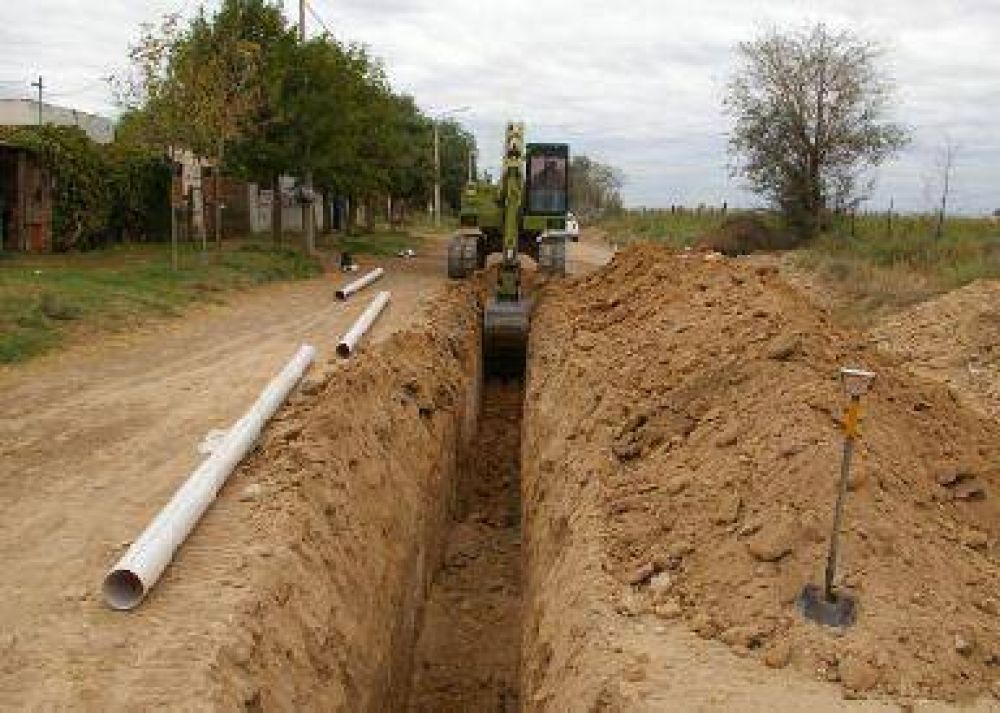 Proyectan 400 metros de cloaca y anuncian otros 1.100 para el barrio Alta Gracia