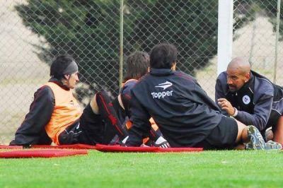 La polic�a impidi� el "apriete" de hinchas al campe�n de Am�rica.