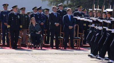 Michetti y Llaryora encabezaron en C�rdoba el 104 aniversario de la Fuerza A�rea