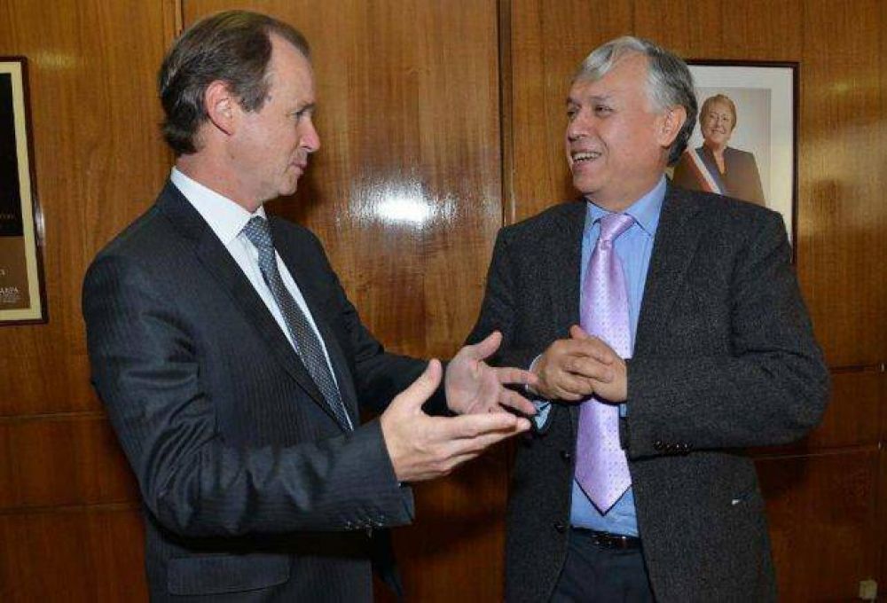 Entre R�os busca una plataforma mar�tima sobre el Pac�fico