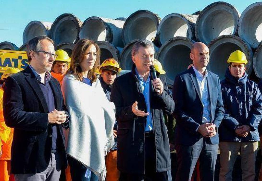 Macri y Vidal recorrieron obras del Metrobus en Tres de Febrero
