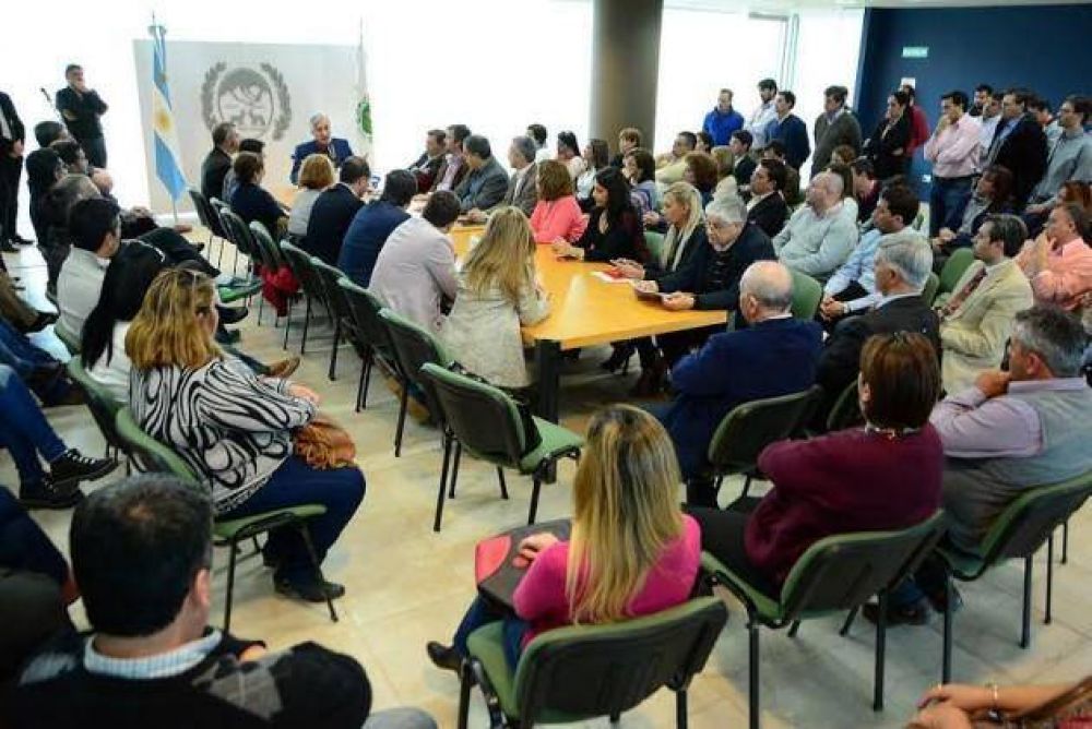 El gobernador puso en marcha las Escuelas Generativas