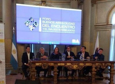 Comenz� un foro de encuentro y di�logo interreligioso