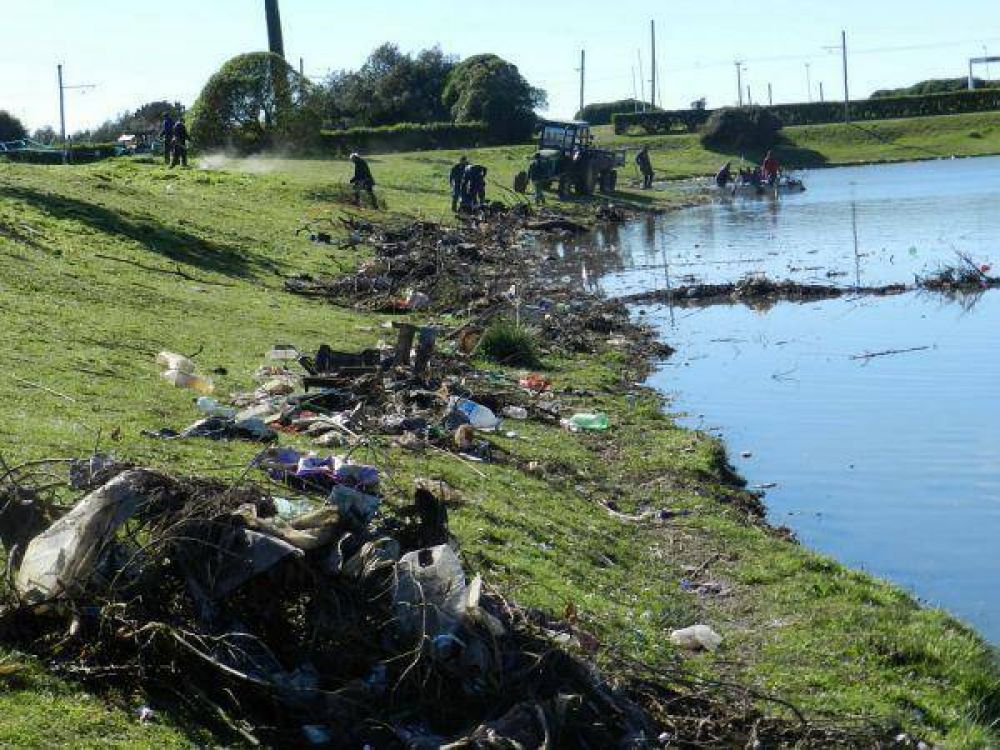 Se cumpli� una Jornada de Limpieza en Parque Camet