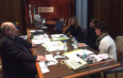 Arroyo se reuni� con integrantes de la ONG OJA