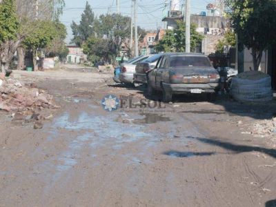 Reclaman reparar ca�er�as