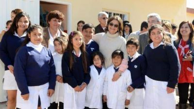 Luc�a recorri� Ambato e inaugur� m�ltiples obras