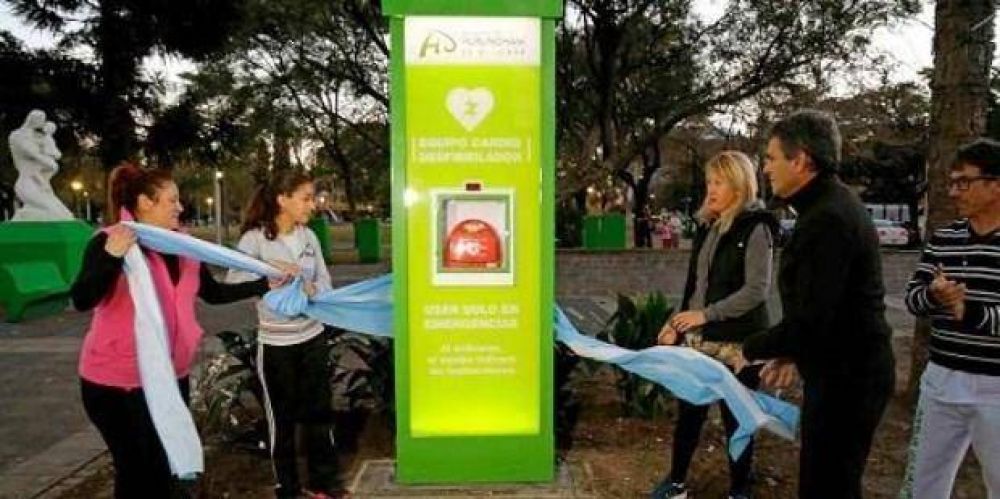 Zabaleta sobre la instalaci�n de un desfibrilador en una plaza: �la tarea de un Intendente es prevenir