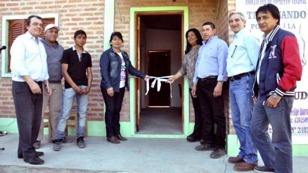 Entregaron m�s viviendas sociales en Antilo