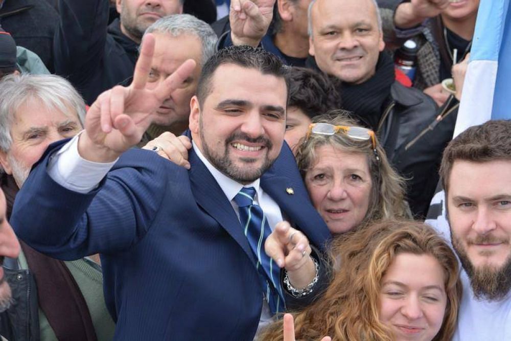 Vuoto disimul� la derrota festejando como una victoria
