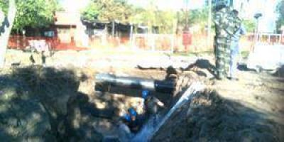 Rotura de un ca�o maestro dej� sin agua a diversos barrios