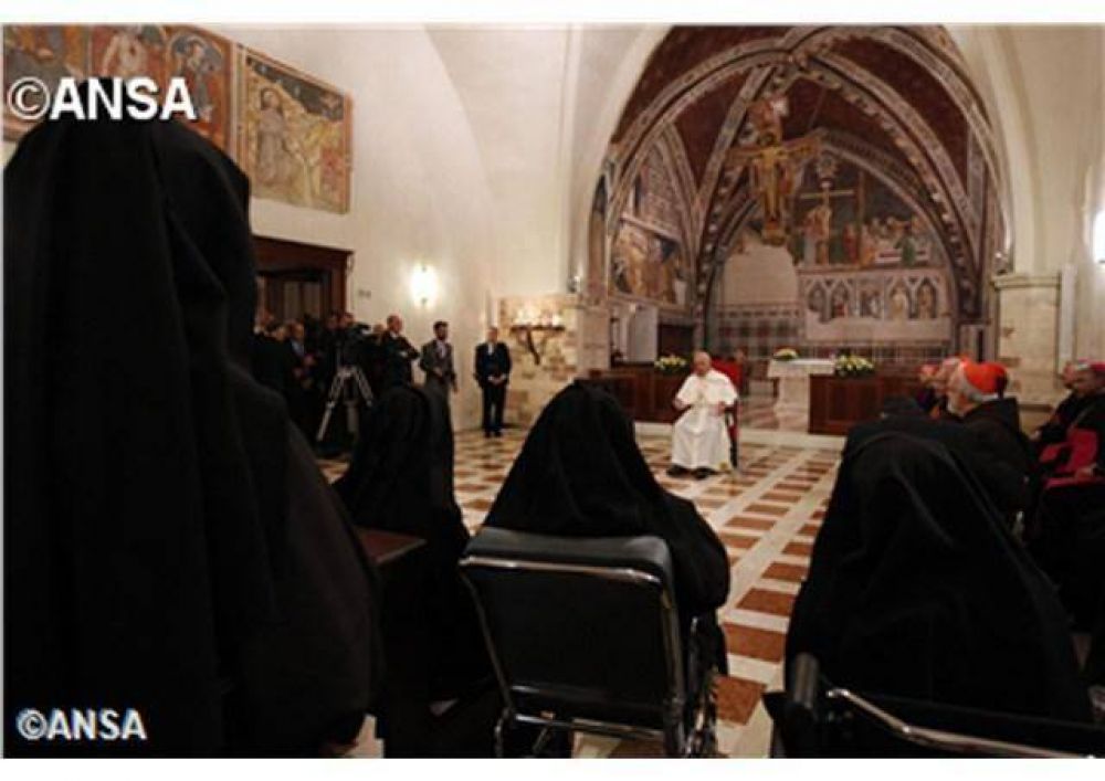 Santa Clara de As�s: �Amor a la Eucarist�a, perd�n y misericordia�