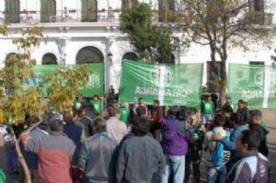 Ruidosa movilizaci�n de ATE en reclamo salarial