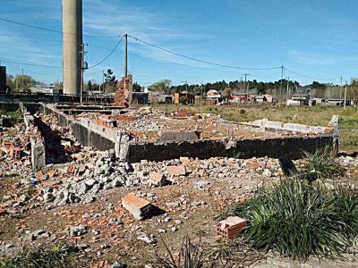 Concejales denuncian abandono en la obra del jard�n de La Herradura