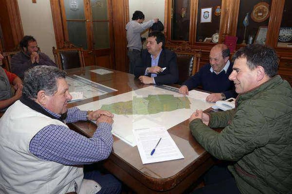 Se firm� el contrato con la empresa que tendr� a su cargo la repavimentaci�n de 53 cuadras