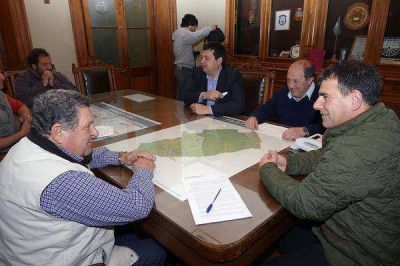 Se firm� el contrato con la empresa que tendr� a su cargo la repavimentaci�n de 53 cuadras
