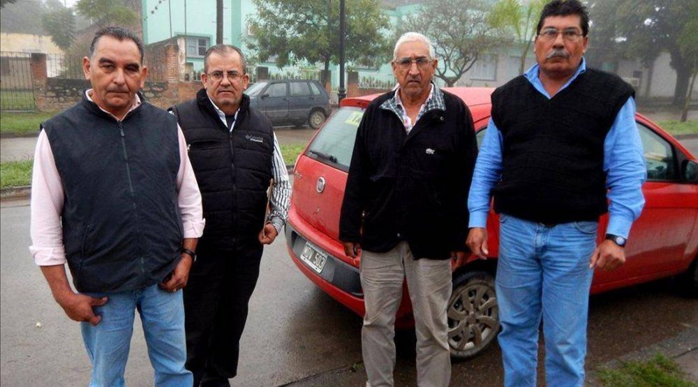 Taxistas piden otro aumento de cinco pesos