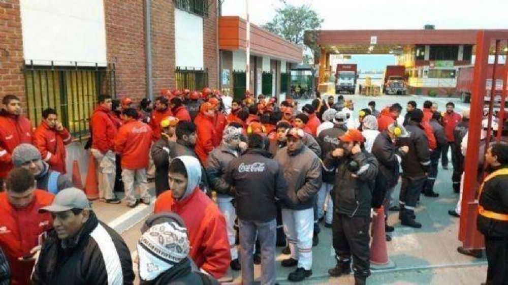 35 trabajadores fueron reincorporados a Salta Refrescos